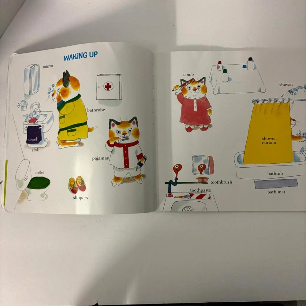 Richard Scarry's 100 First Words Busytown Board Book Children's Learning Book